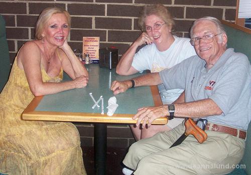 Deanna, Carolyn and Dr. Fred in 2007